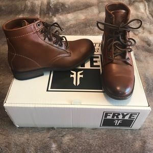 Womens Frye boots. Size 7. Never worn still in box